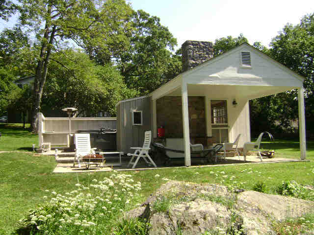 Building photograph for 40 LILLIS RD